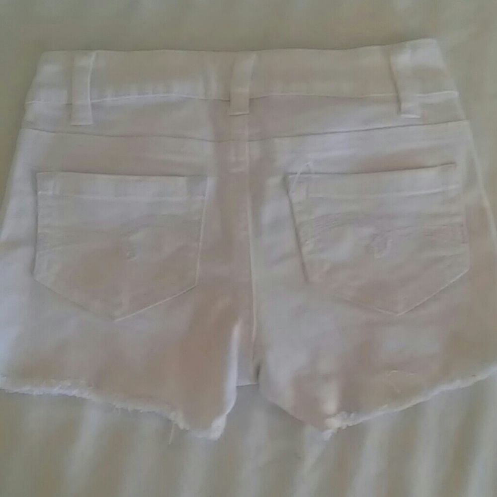 Shorts - Picture 2 of 4